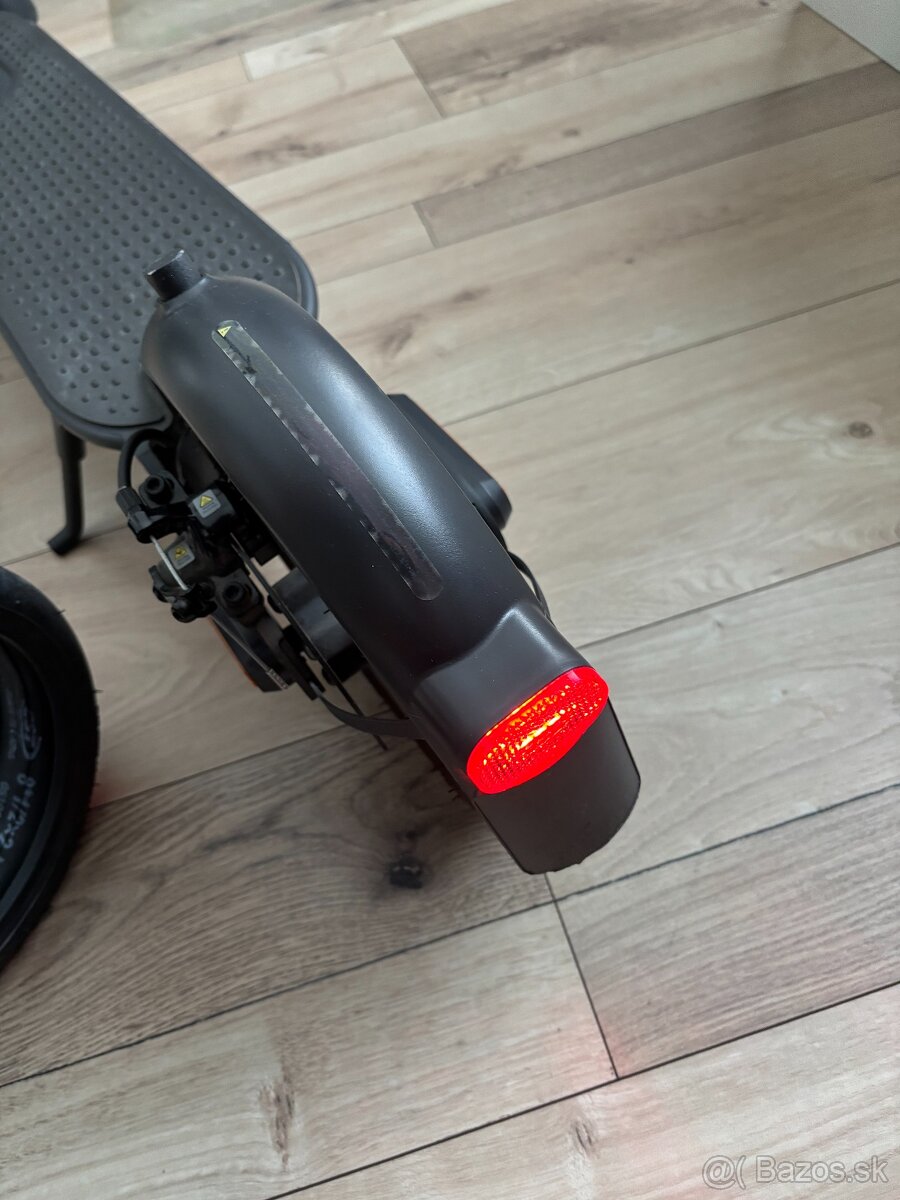 Xiaomi Mi Electric Scooter Pro 2 - Elektricka Kolobezka - 7