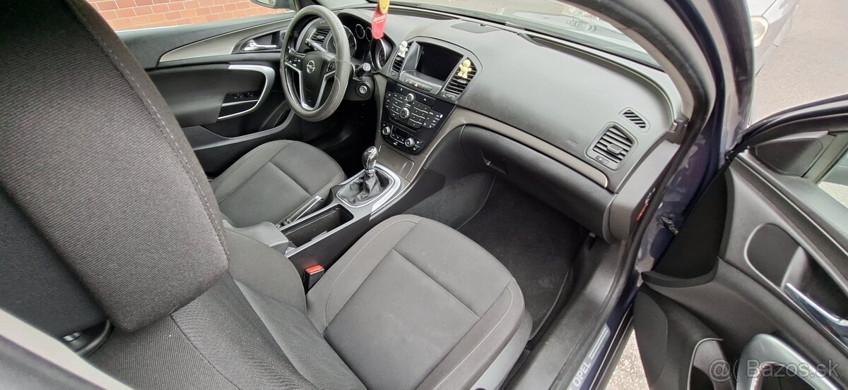 Predám Opel Insignia Combi 2.0 CDTI 81Kw R.V.2012 Zachovalé - 7
