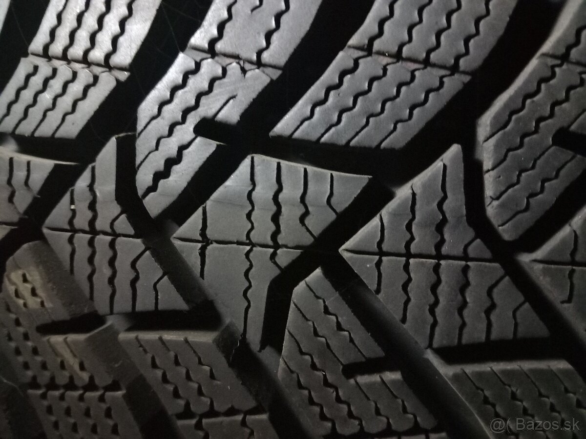 ZIMNE PNEUMATIKY- 205/65/16 C- AKO NOVE NA DODAVKU. - 7