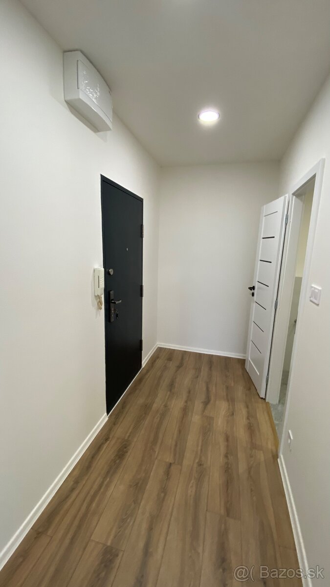 NOVÁ REKONŠTRUKCIA veľký 2-izbový byt - 7