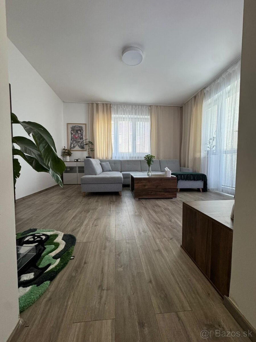 2 Izbový byt v blízkosti Nív a Eurovea - 7