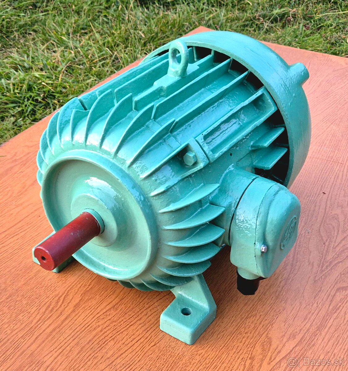 Predám 3 fázovy elektromotor MEZ Mohelnice 5,5kW - 7