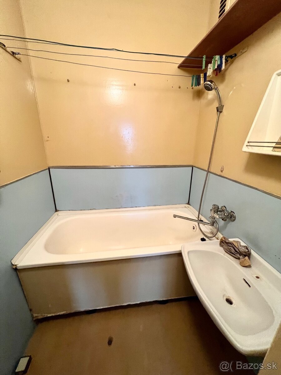 Na predaj tehlový 2 izbový byt, centrum Šurany - 7