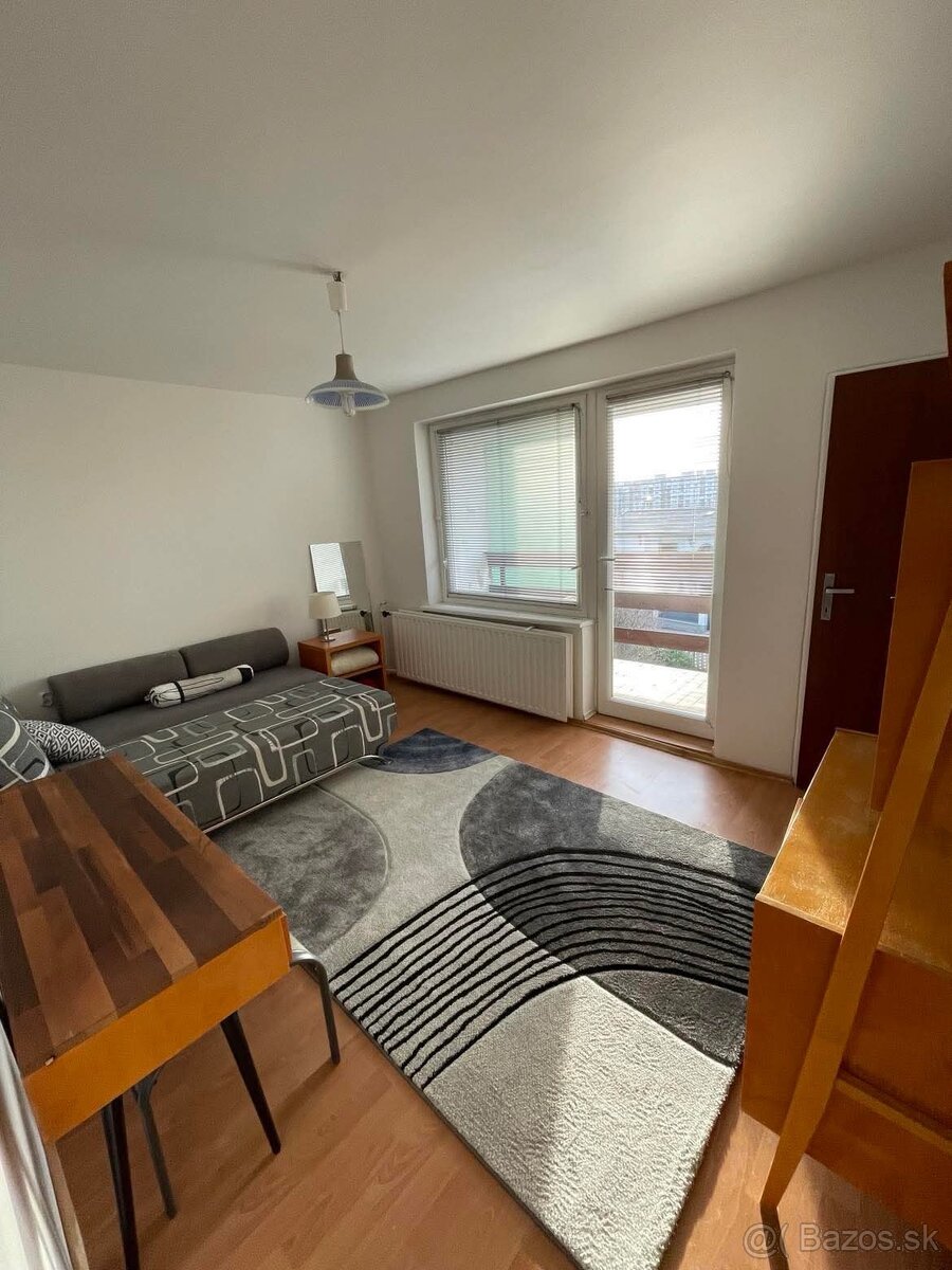 Prenajom domu Kosice, Jantarove nam. - 7
