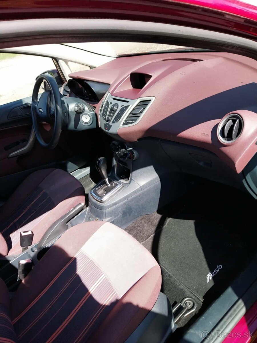 Ford fiesta automat - 7