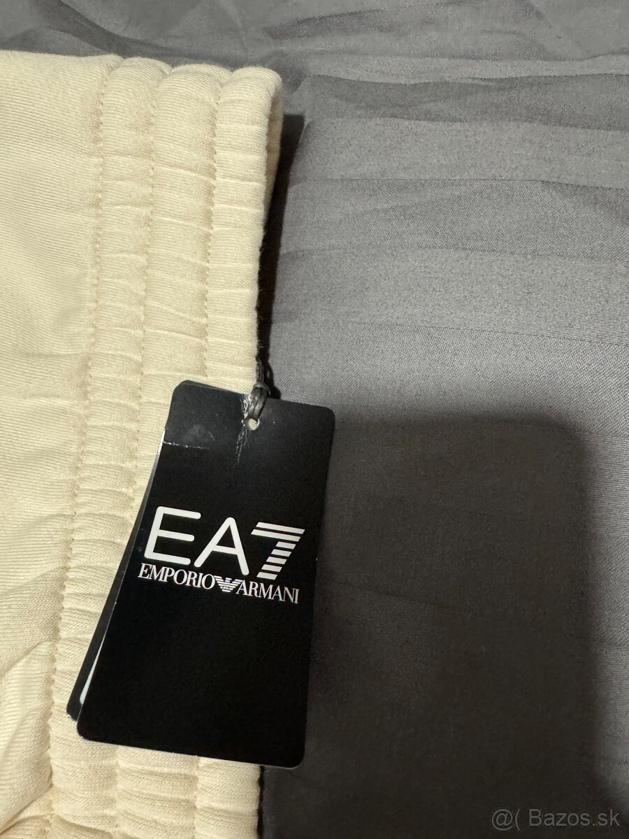 Predám pánske tepláky Armani - 7