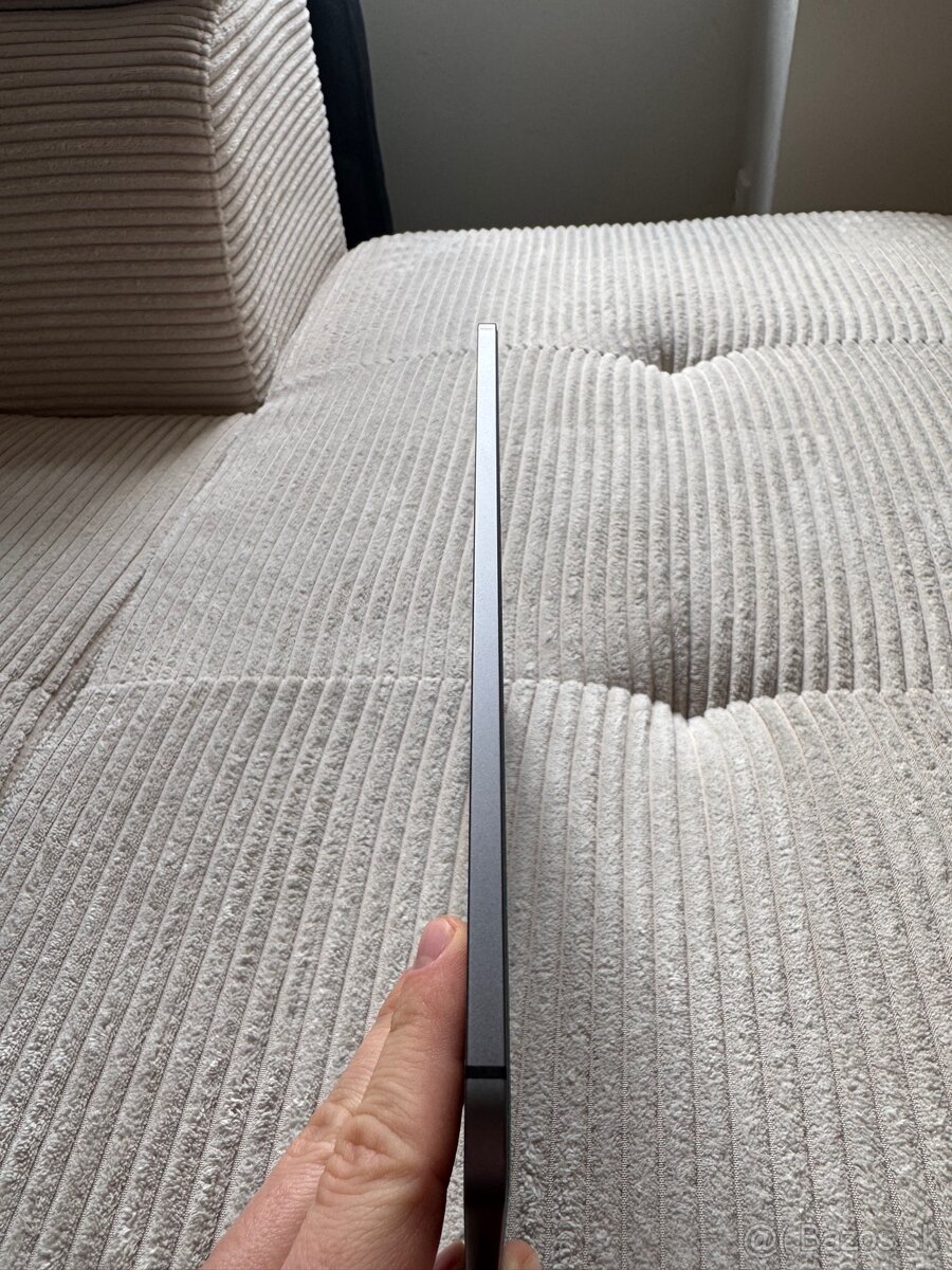 Predám Ipad Air 11" generácie 5 256GB Cellular - 7