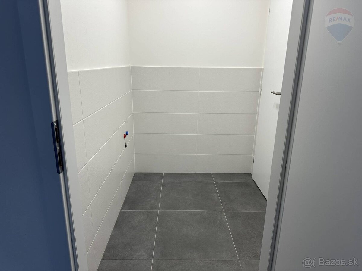 NA PRENÁJOM NEBYTOVÝ PRIESTOR V CENTRE NITRY, ORBIS - 7