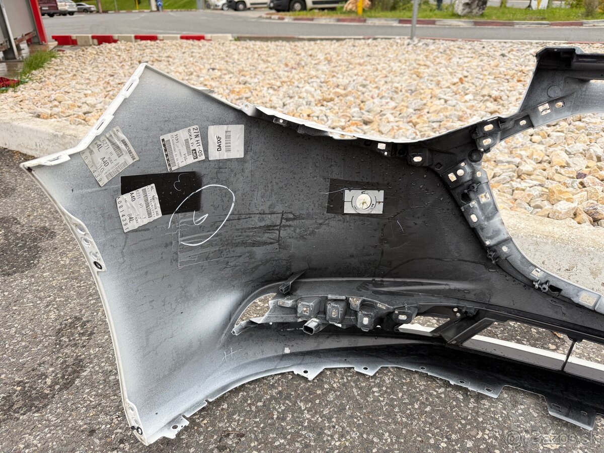 Predám nárazník na Mazdu 3. - 7