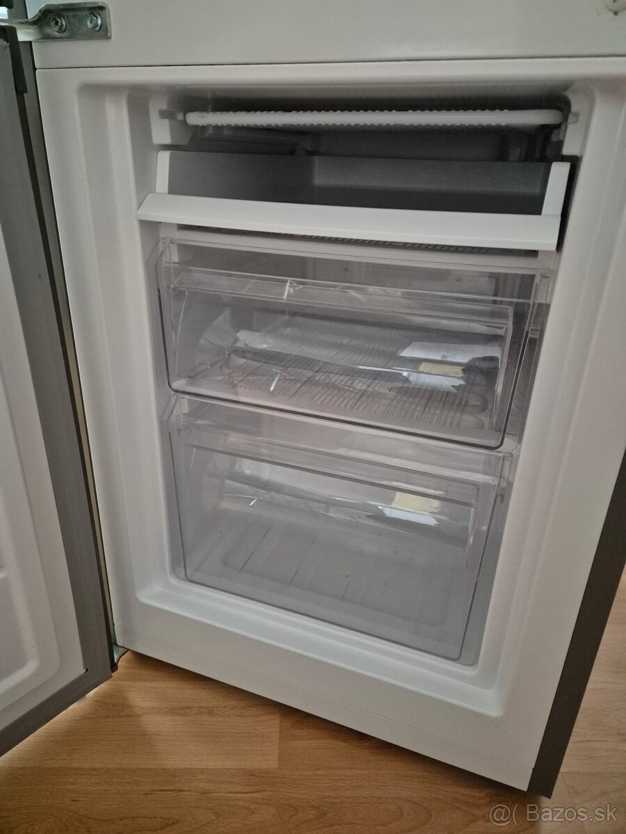 Chladnicka s mrazničkou - 7