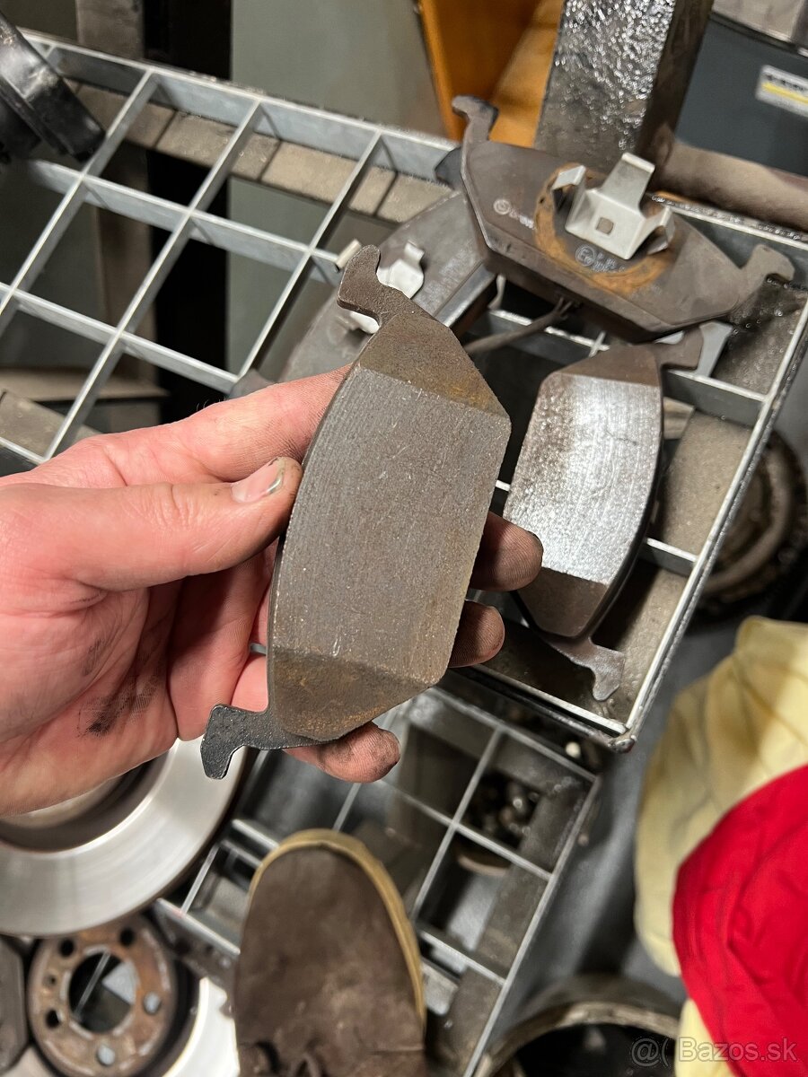 Predné brzdy 5x100 VW golf 4 Octavia 1 Fabia - 7