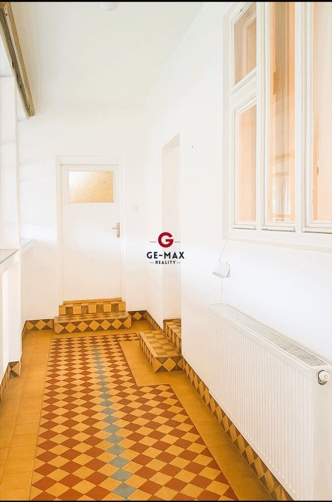 PRIESTRANNÝ RODINNÝ DOM S VEĽKÝM POZEMKOM – BEŽOVCE, OKRES S - 7