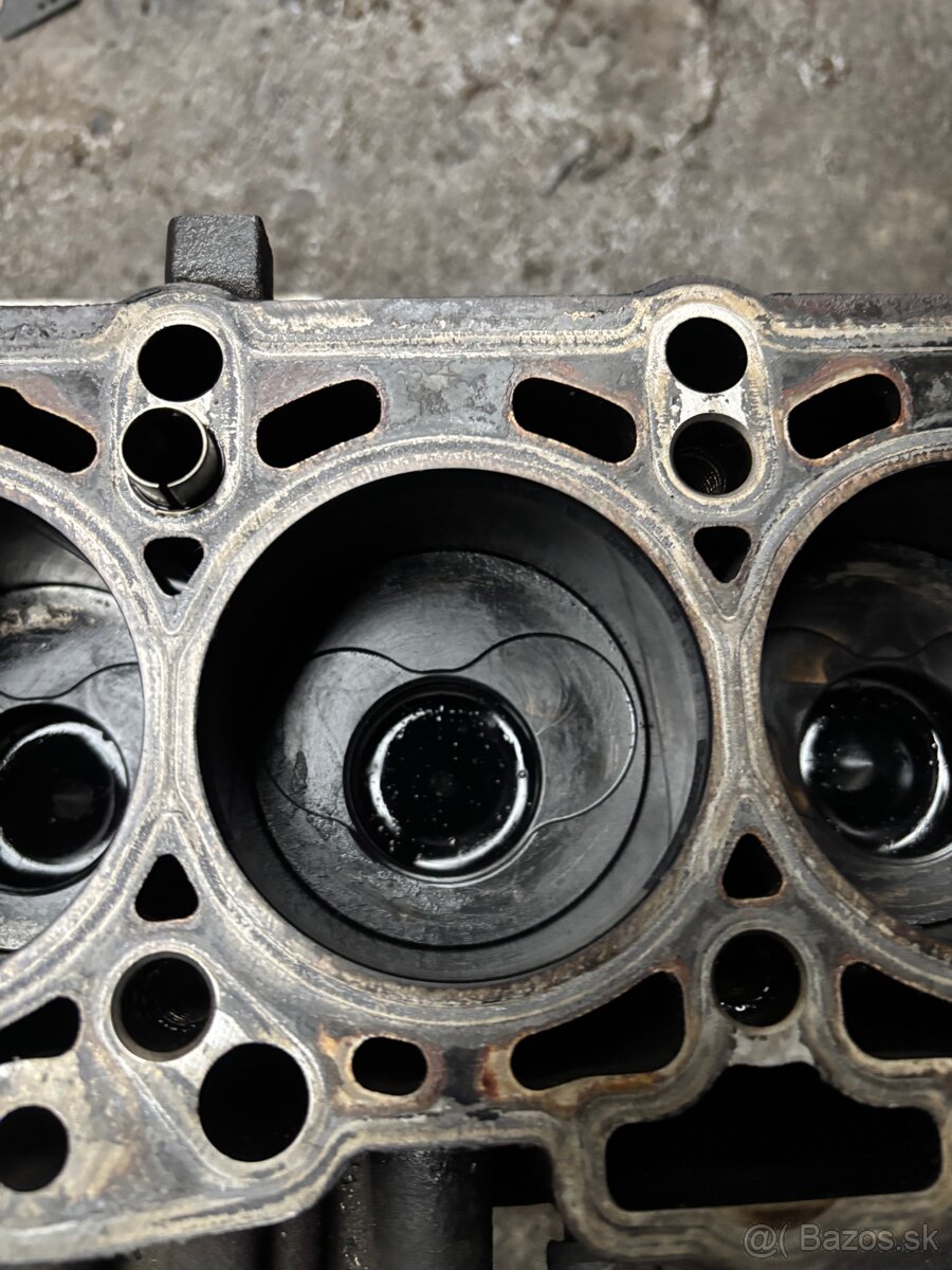 Predám blok motora 1.9 TDi BLS - 7