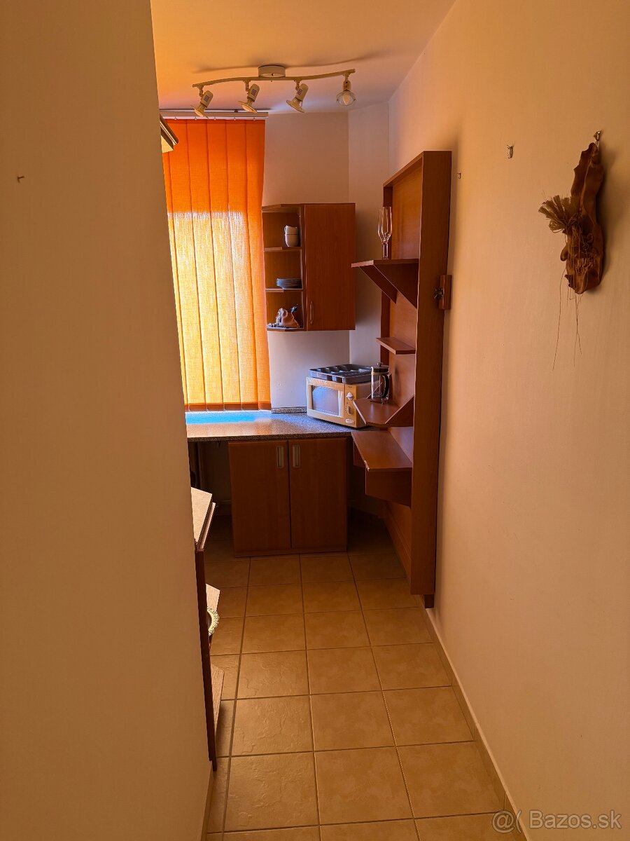 Na predaj 1 izbový byt - 7