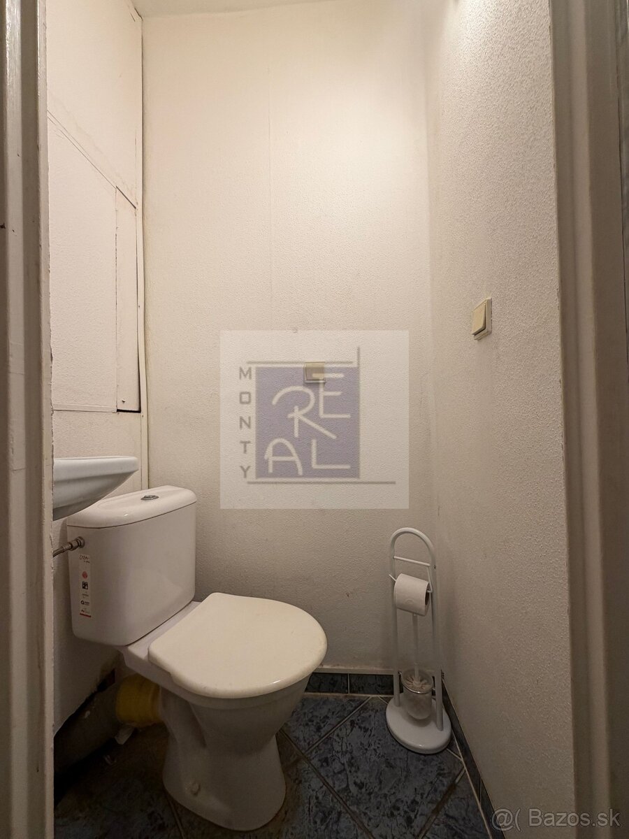 GARSÓNKA PREDAJ NITRA - CHRENOVÁ, ĎURČANSKÉHO UL. - 7