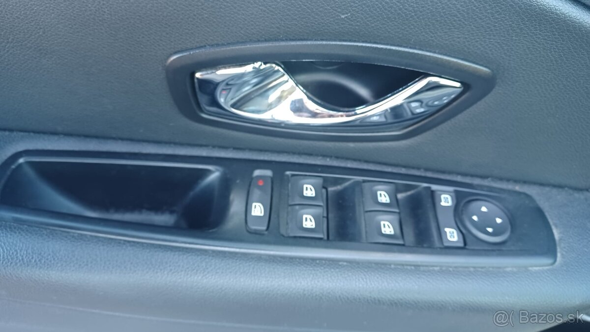 Renault Fluence Sedan 82kw 5st. Manuál_2012 - 7