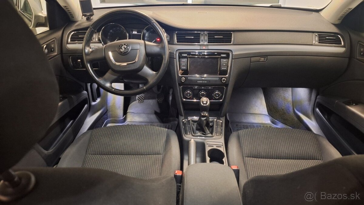 Skoda Superb Combi 1.6TDI 77kw 2013 - 7