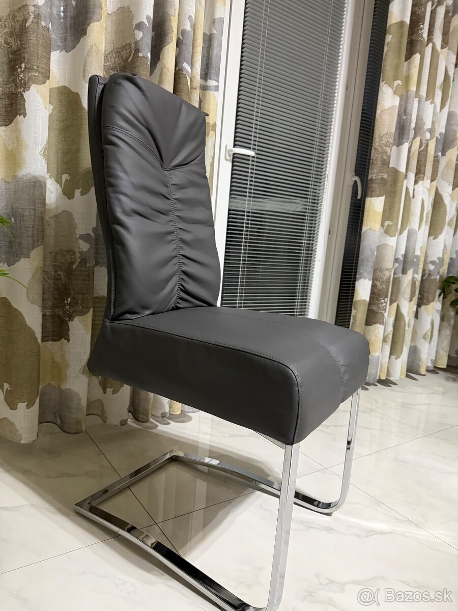 Jedálenské stoličky 3x - 7