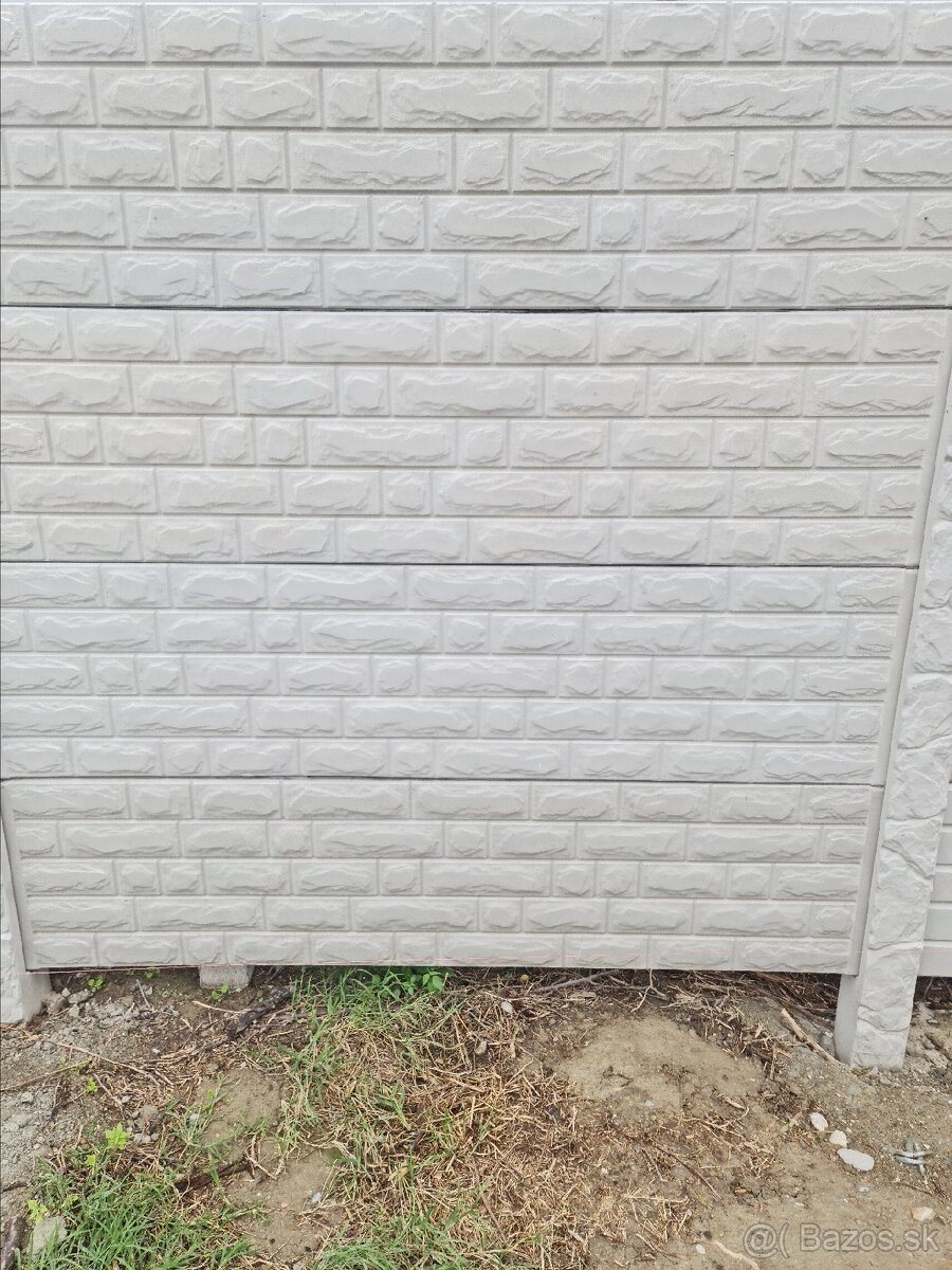 Podhrabová doska, Betónový plot - VÝCHOD POZOR - 7