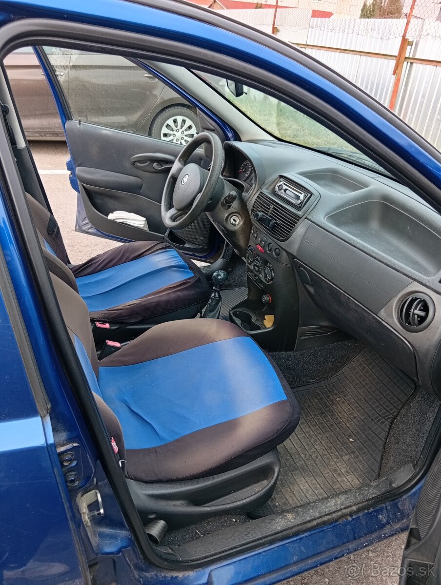 Fiat Punto 1.2 - 7