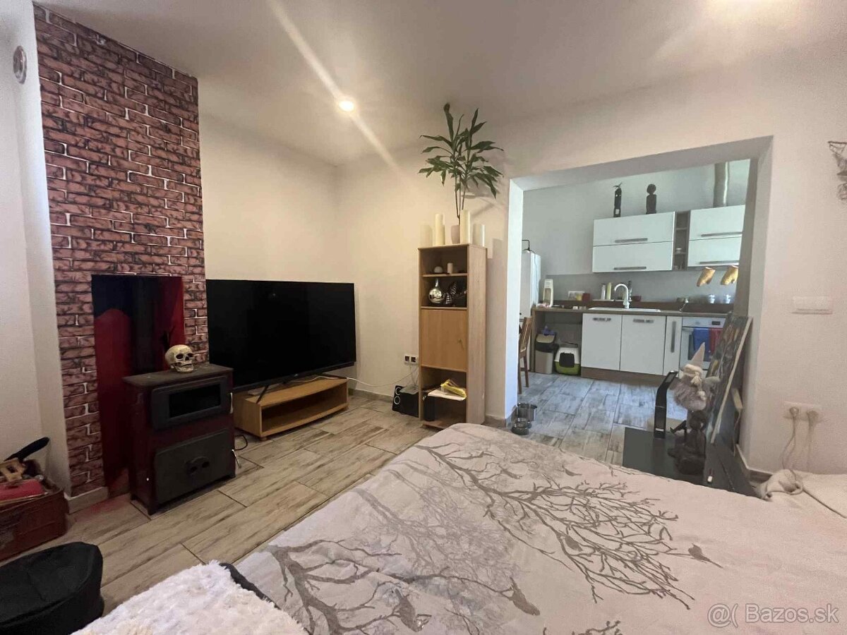 Na predaj rodinný domček s 13 árovým pozemkom - 7