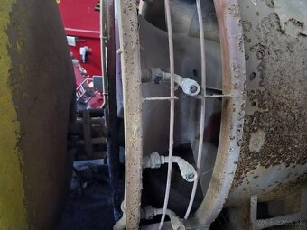 Predám postrekovač - rosič Kertitox 2000 l - 7