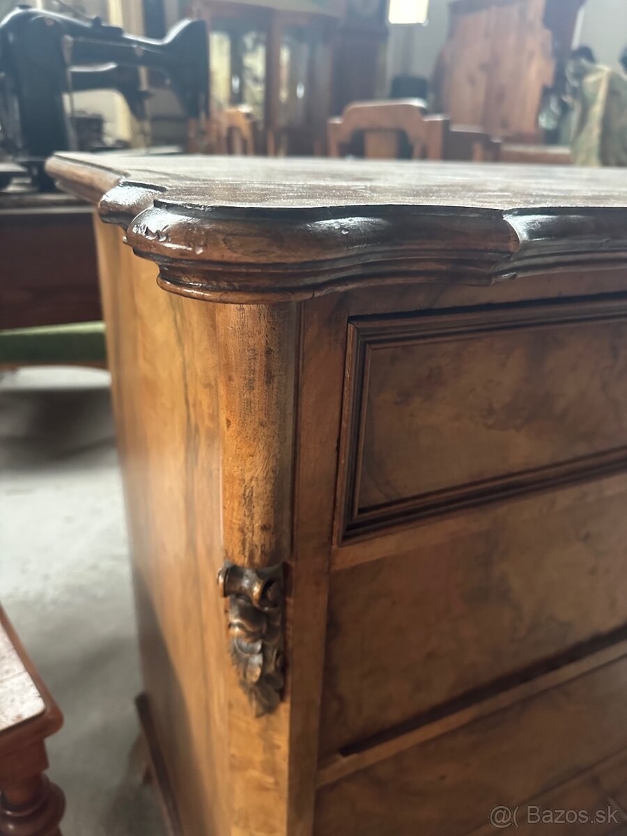 starožitná komoda - 7