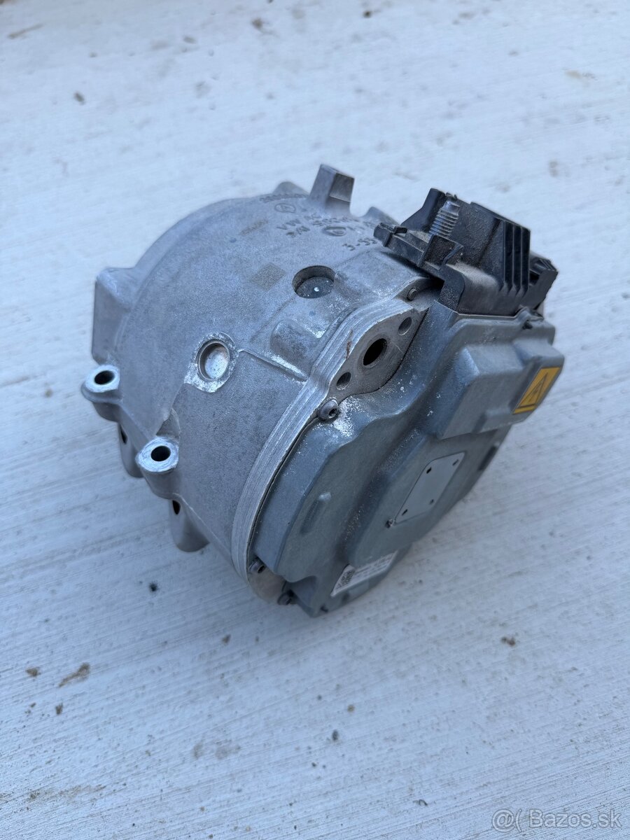 Alternátor Audi A7 (C8) - 7