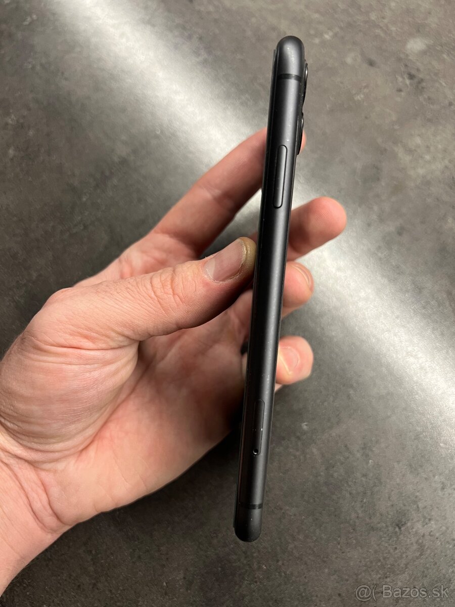 Predam Iphone 11 64gb top stav - 7