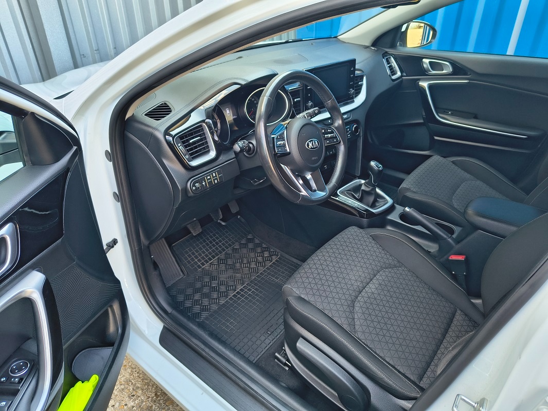 KIA CEED combi CRDi136_kúpa v SR_10.568€ netto_v ZÁRUKE_ - 7
