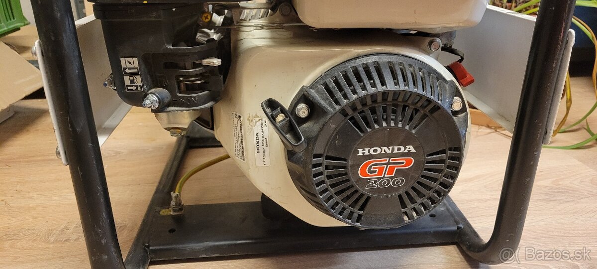 Predám generátor Fogo FP 3001 Honda - 7