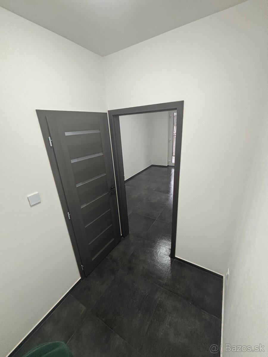 Nebytový priestor s parkovaním Solivarská ul. Prešov - 7