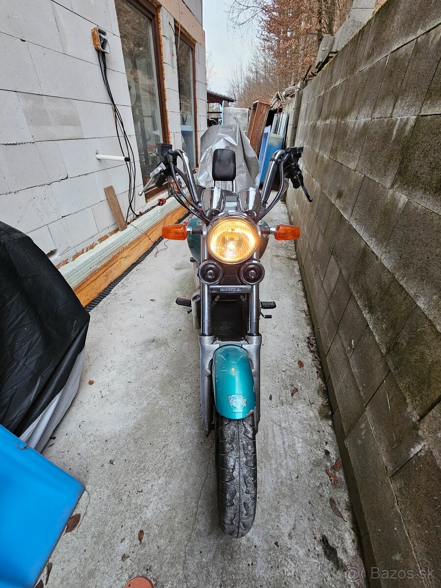 Predám Honda VT 1100 Shadow - 7