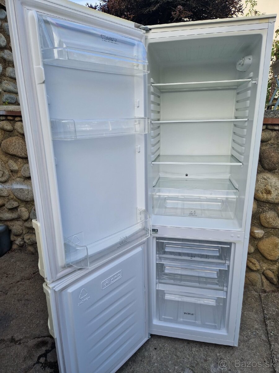 Electrolux chladnička s mrazničkou dole - 7
