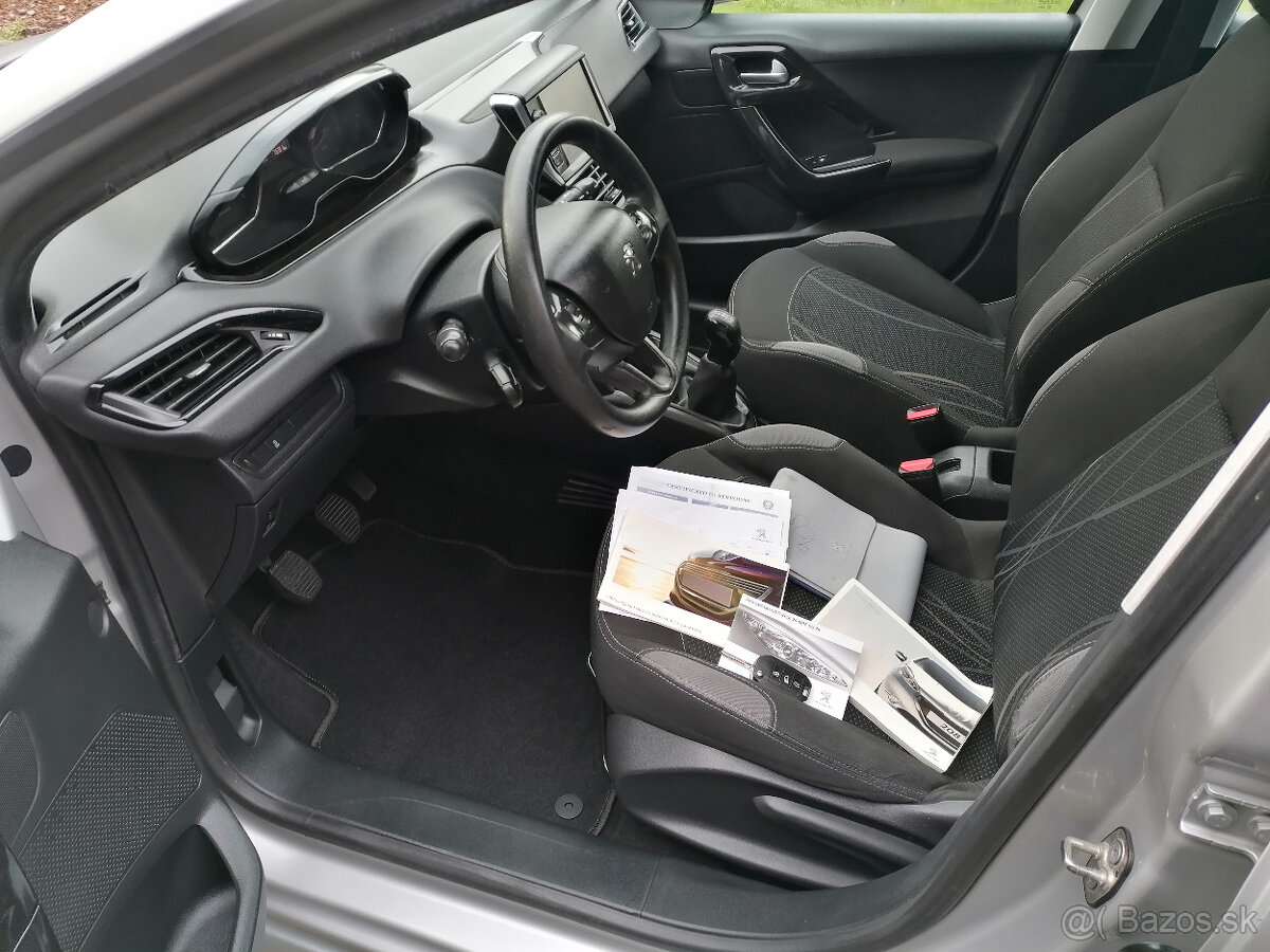 Peugeot 208 1,2 - 7