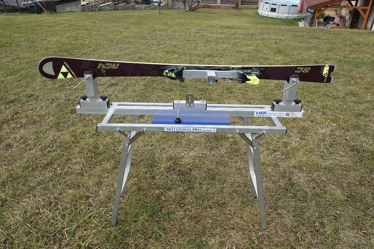 Servisný stolík na servis lyží - 7