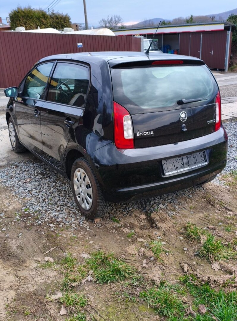 Škoda Citigo 1.0 MPI černá 5dv - 7