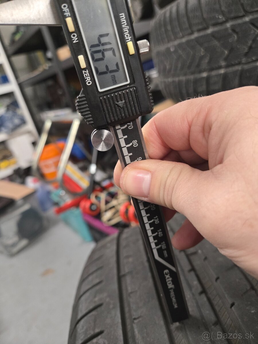 Good Year 245/45 R18 - 7