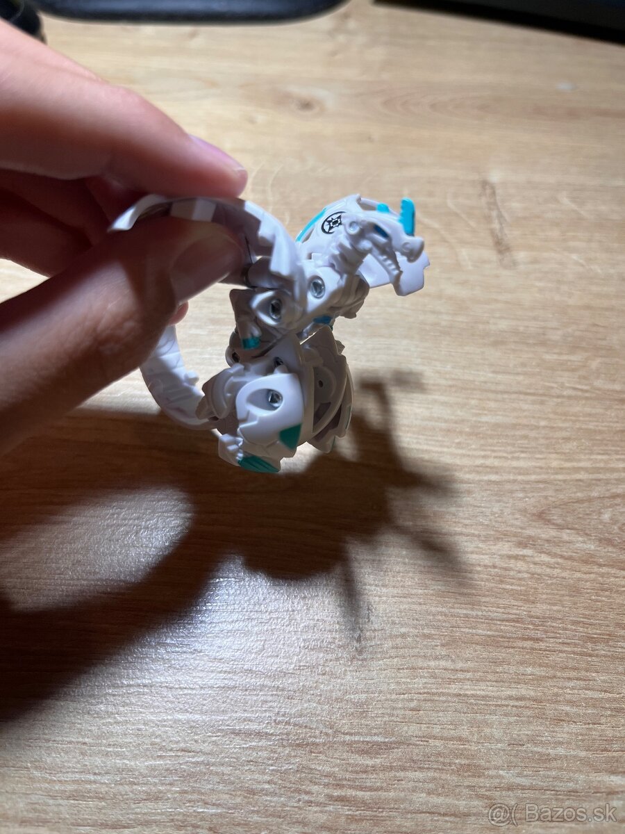 Predám Bakugan komplet - 7