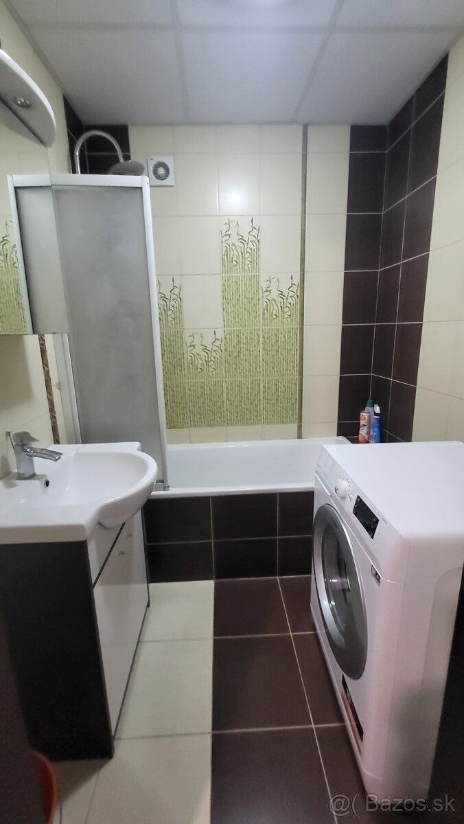 Prenajmem 3-izbový veľký byt - 7