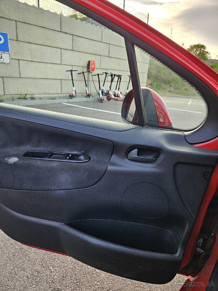 Peugeot 207 1.4 - 7