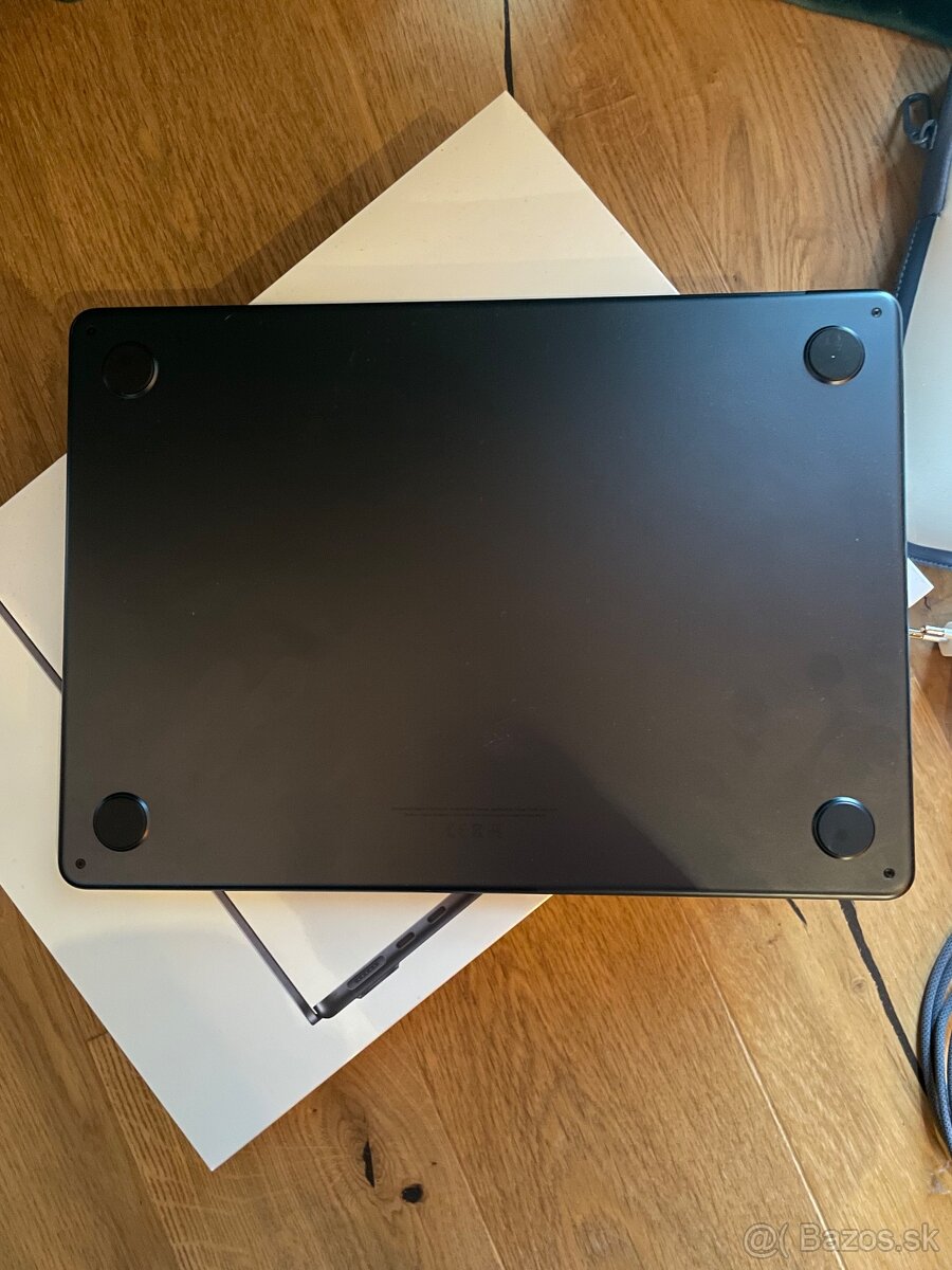 Macbook Air M2 13,6 / 16 / 256 - 7
