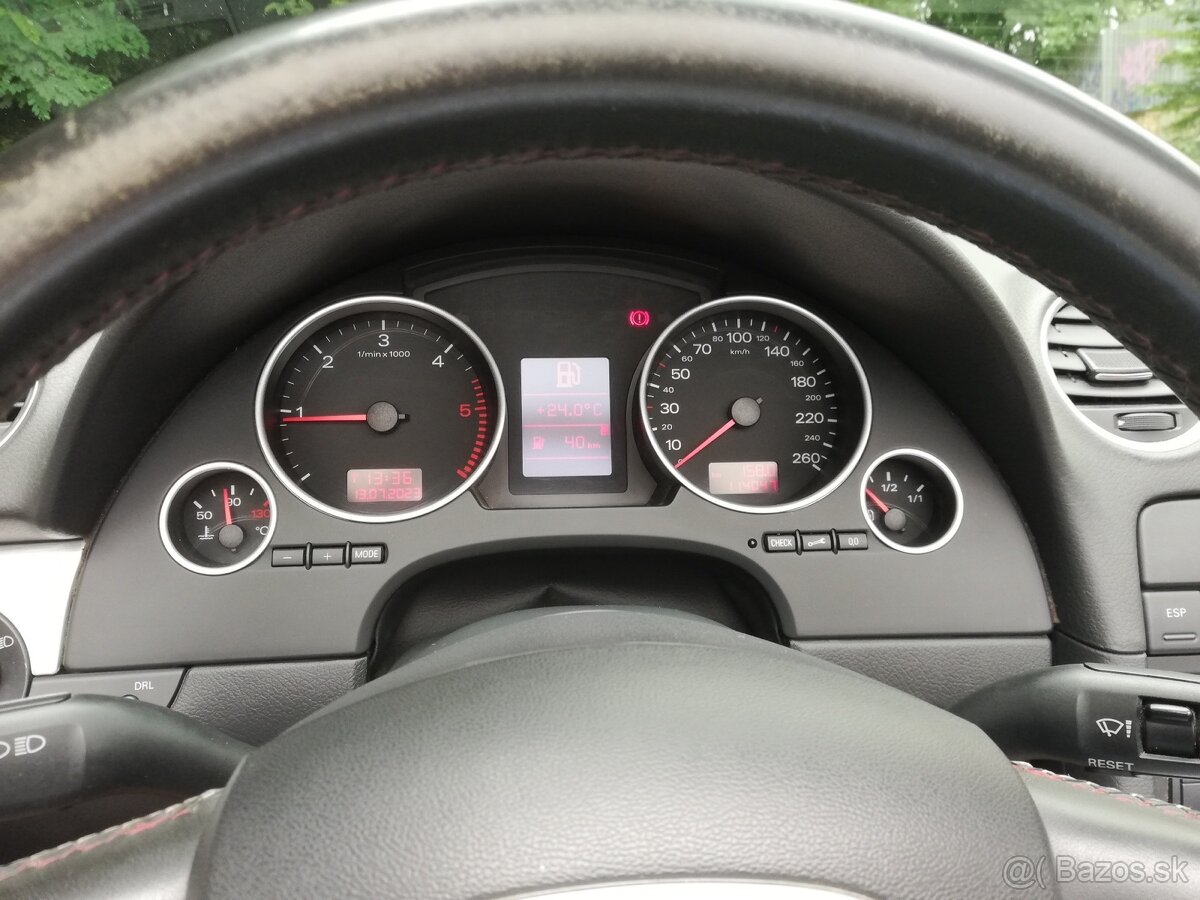 AUDI A4 Cabrio S-Line 2.0 TDi - 7