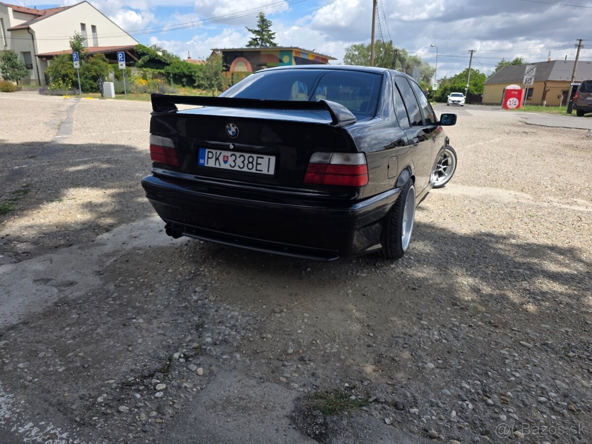 Predám bmw e36 325i - 7