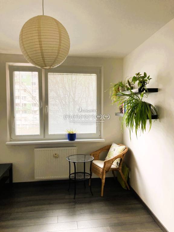 REZERVOVANÉ - Na predaj 4-izbový tehlový byt na Družbe - 7