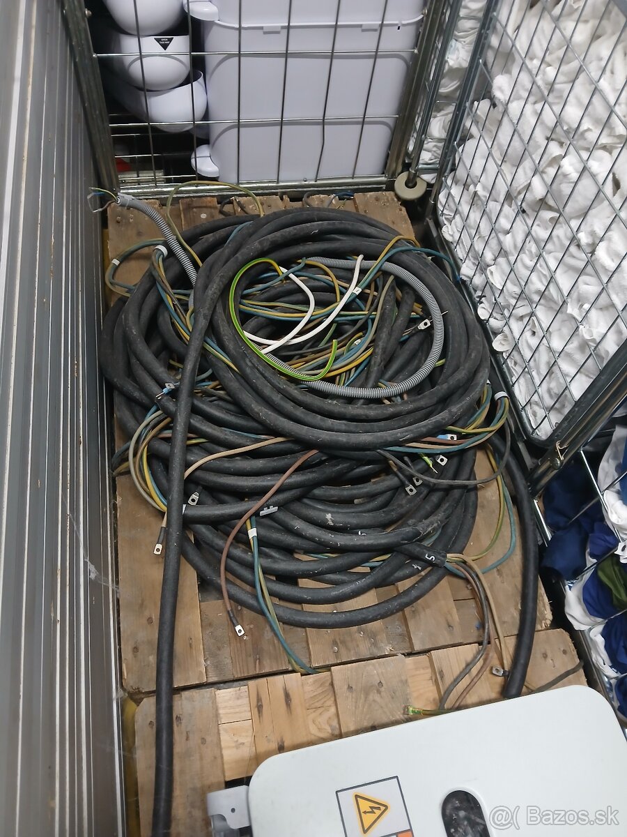 Predáj solárnych panelov cca 200 ks JinKO 545W 40.80V - 7