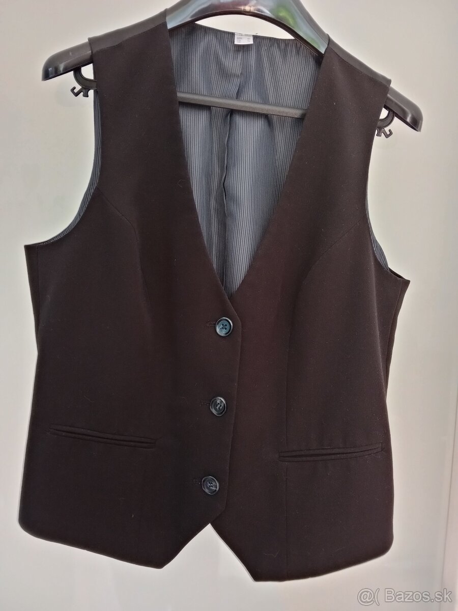 Komplet vesta a sukňa č.40 dve verzie 10€ každý - 7