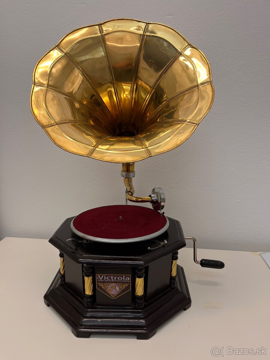 Gramofón na kľuku Victrola - 7