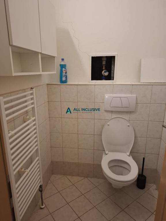 Priestranný byt v centre Bratislavy so záhradou - 7