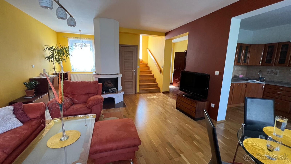 PRENÁJOM NÁDHERNÉHO 4,5-IZB. 2-PODLAŽNÉHO RODINNÉHO DOMU S G - 7